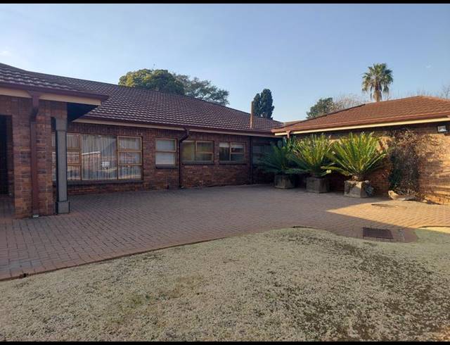 4 BEDROOM HOUSE FOR SALE IN KENLEAF